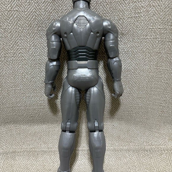 Cyborg 12” action figure - Picture 2 of 2
